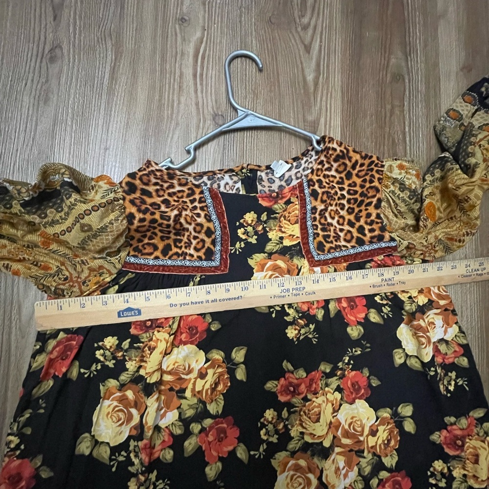 Ivy Bean Floral Leopard Print Blouse Size Medium - Picture 9 of 9